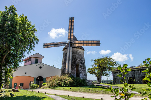 Moulin de sucrerie en Guadeloupe