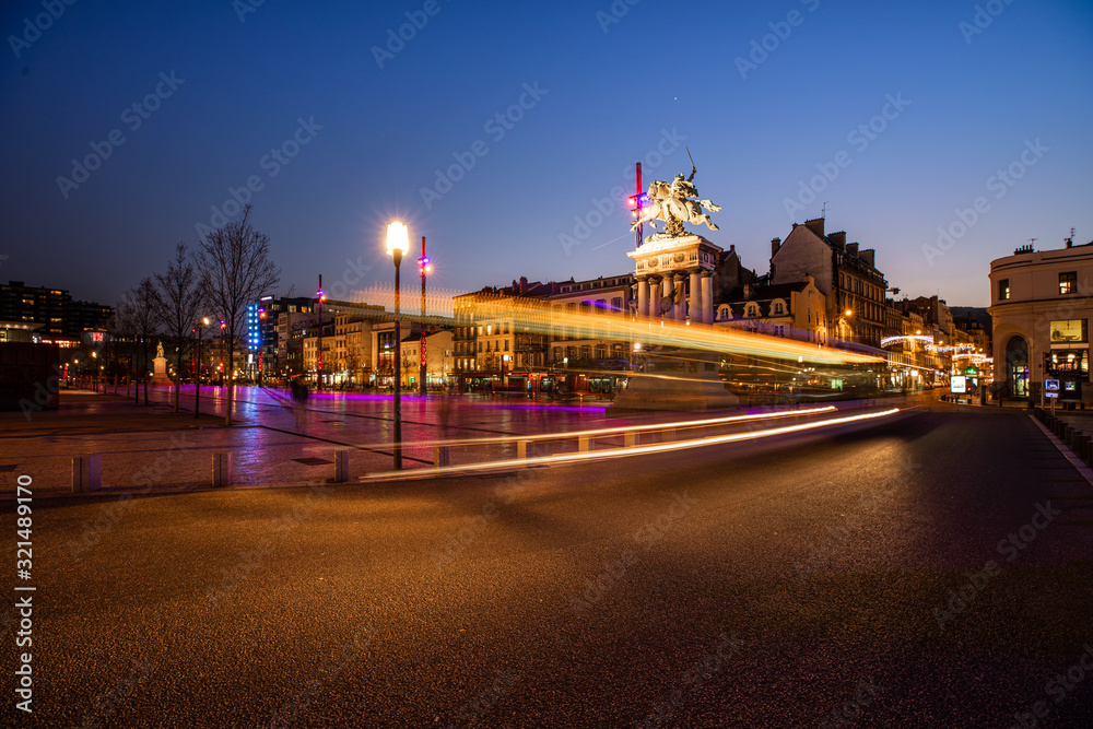 Obraz premium Place de Jaude la nuit