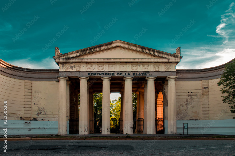 Obraz premium Cemetery monument