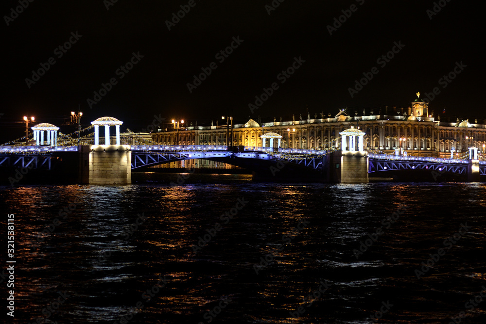 Palace Bridge at night.