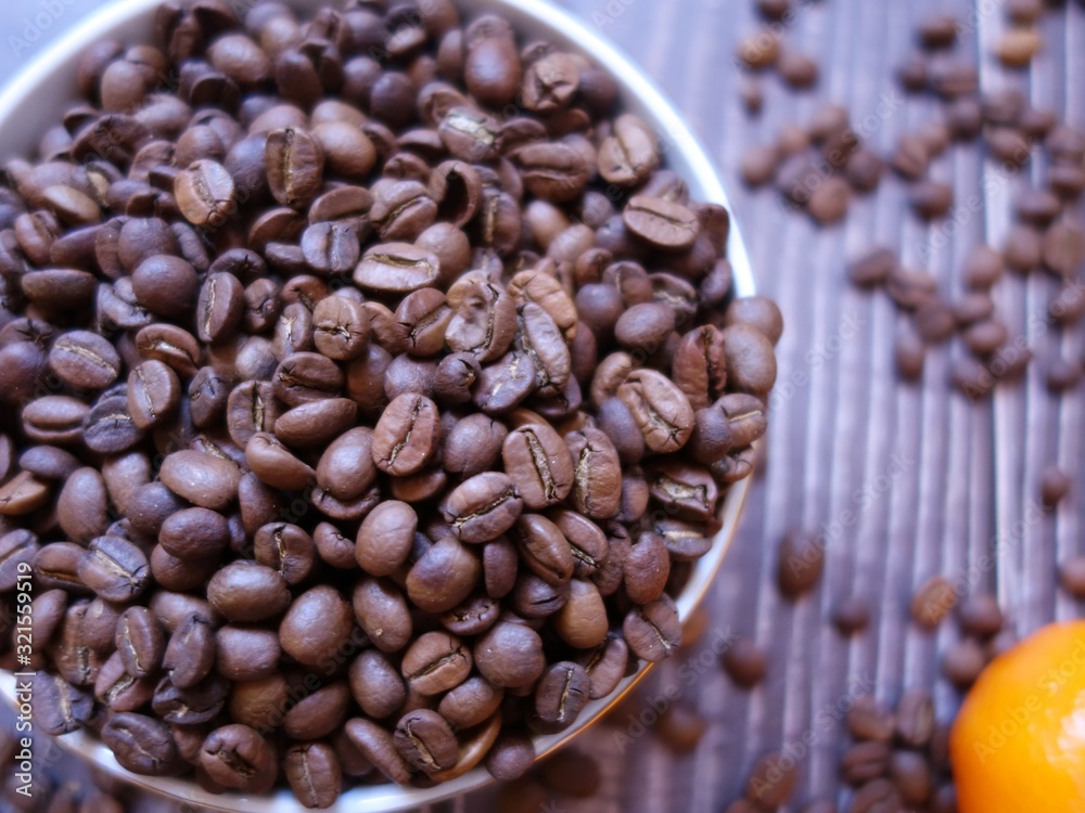 Fototapeta premium coffee beans in a can