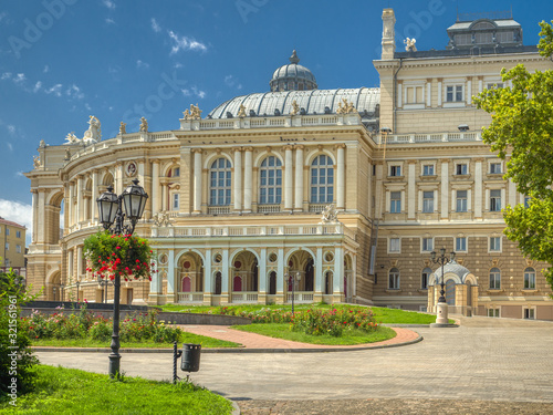 Obraz na płótnie Building of public opera theater in Odessa, Ukraine w salonie