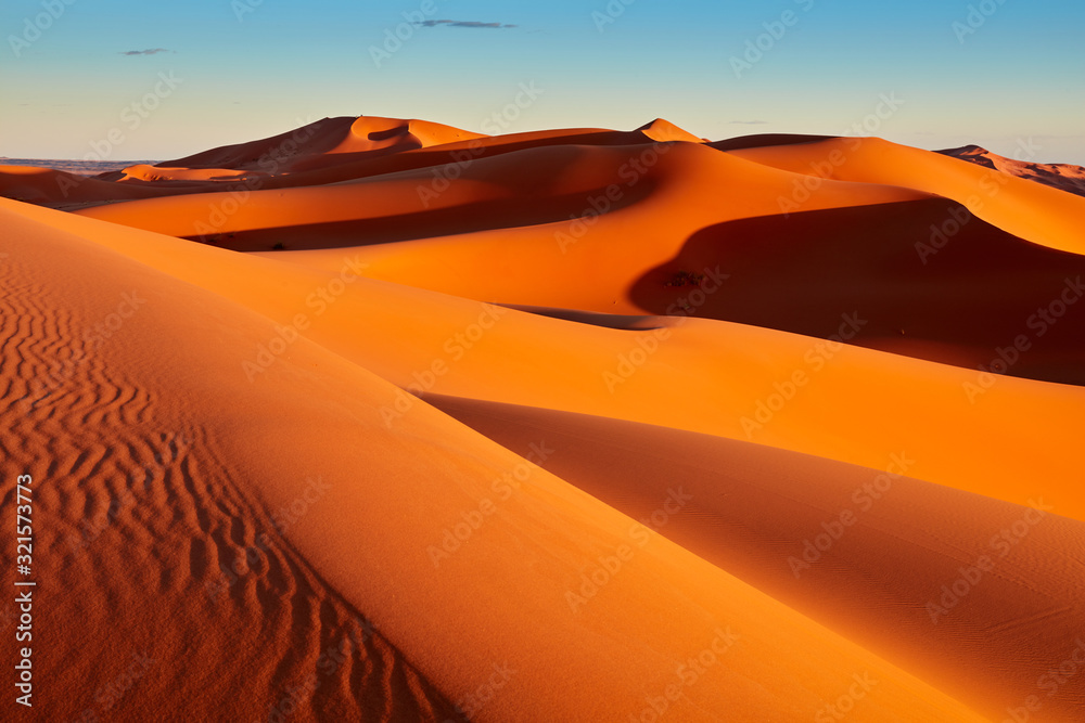 Obraz na płótnie Sand dunes in the Sahara Desert, Merzouga, Morocco