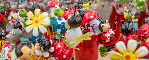 funny colorfull metal decorative toys miniatures