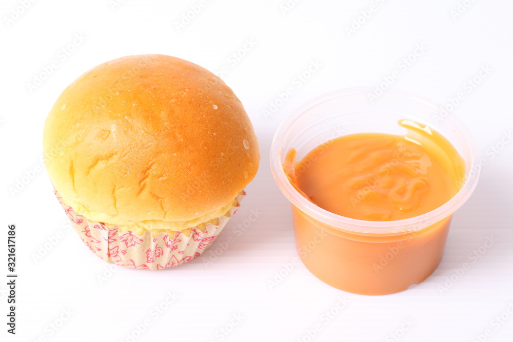 bun bread fill with custard cream bun bread fill with custard cream