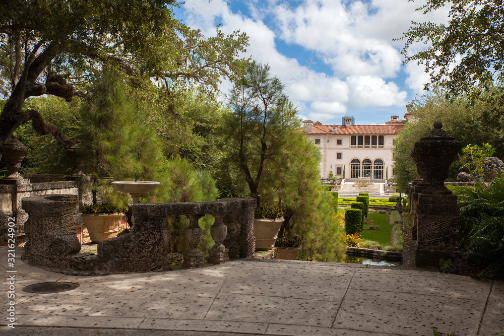 house in the park Villa Vizcaya