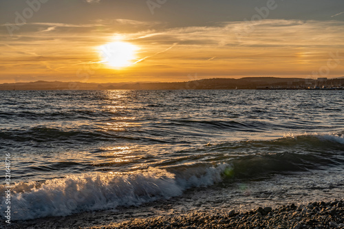 ocucher de soleil sur la mer - sunset on the sea © Bernard