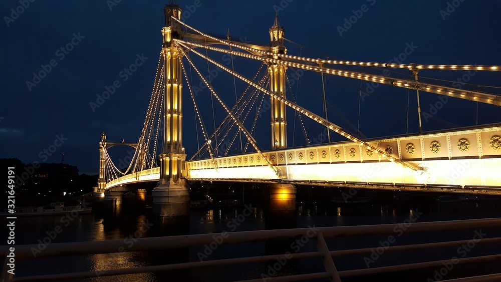 Fototapeta premium bridge at night London