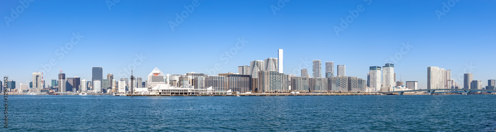 Fototapeta premium 晴海と東京の街並み