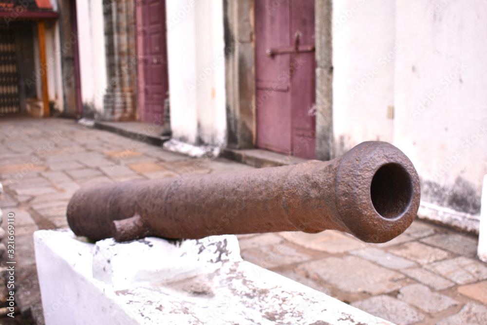 a picture of a old cannon