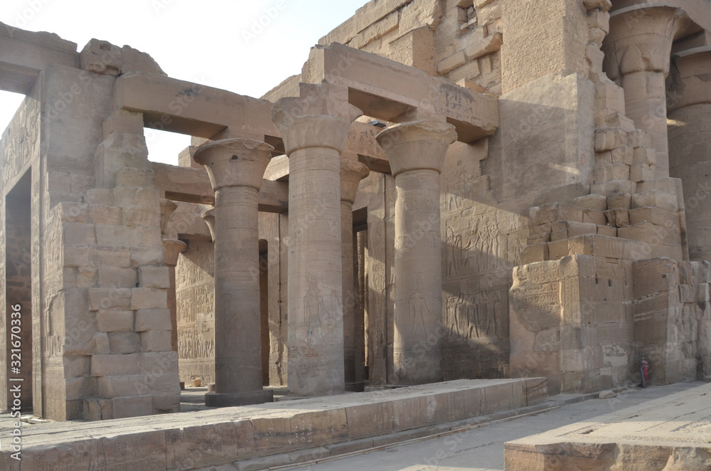 Εκτύπωση καμβά The Temple of Kom Ombo is an unusual double temple in the town of Kom Ombo in Aswan Governorate, Upper Egypt