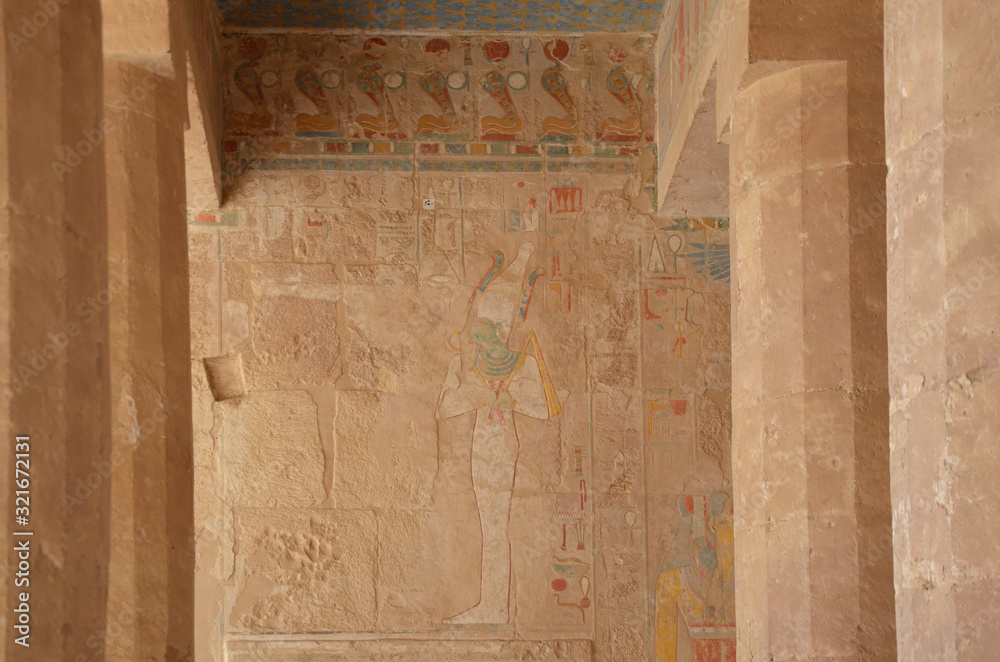Φωτογραφία The Mortuary Temple of Hatshepesut, also known as the Djeser-Djeseru, is a mortuary temple of Ancient Egypt located in Upper Egypt