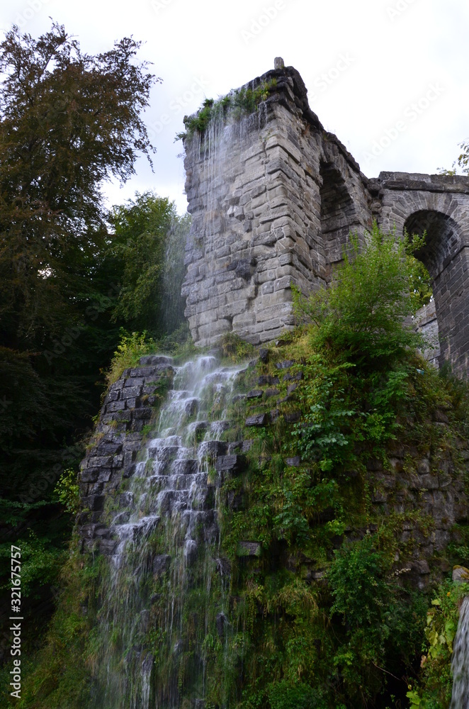Obraz premium Wilhelmshoehe Castle Park in Kassel, Germany