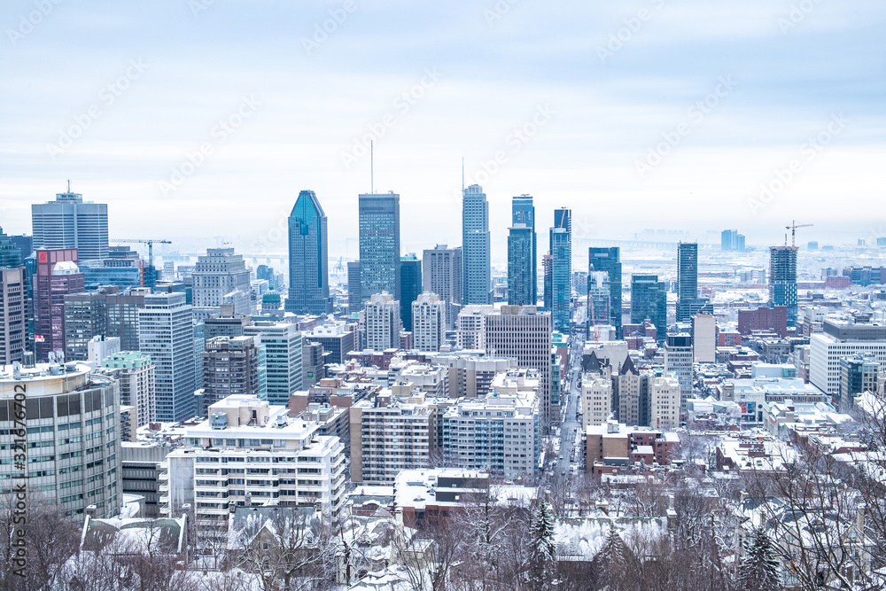 Fototapeta premium Montreal in winter from Mont Royal, Canada