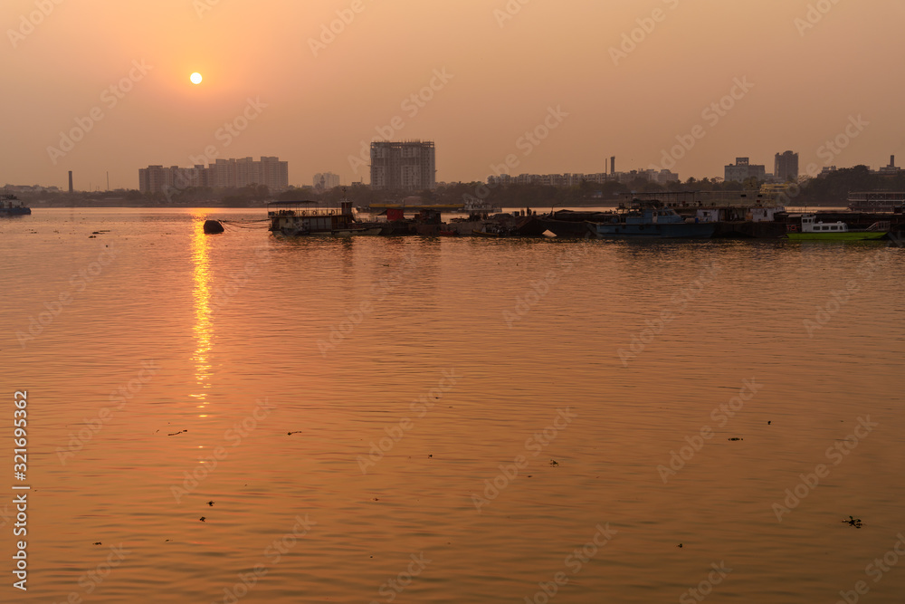 Fototapeta premium View of sunset on Hooghly or Ganga. Kolkata. India