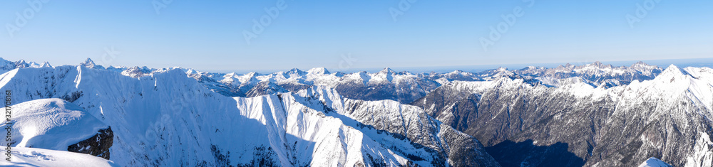 Bergpanorame im Winter von der Namloser Wetterspitze vom Hochvogel bis zur Kellespitze