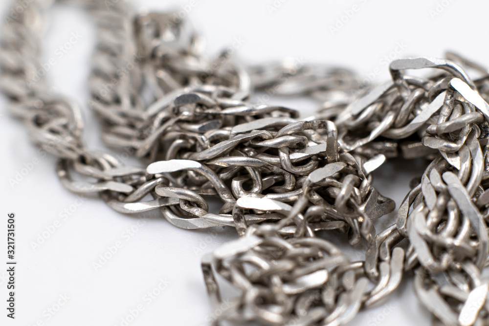 Obraz premium chain isolated on white background
