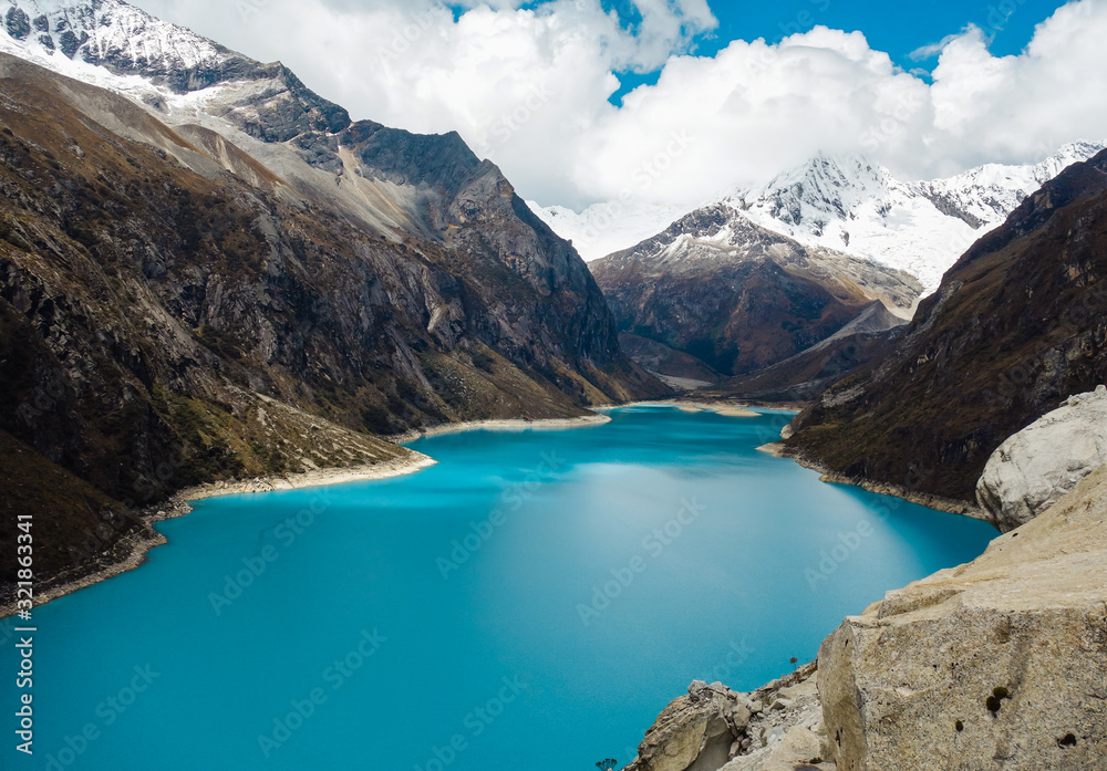 Obraz premium Paron lagoon, at Huascaran National Park, Peru. A green lake in the Cordillera Blanca on the Peruvian Andes