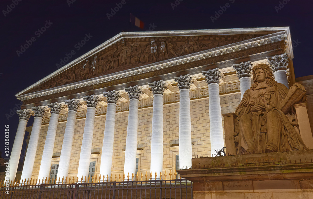 Obraz premium The French national Assembly-Bourbon palace at night , Paris, France