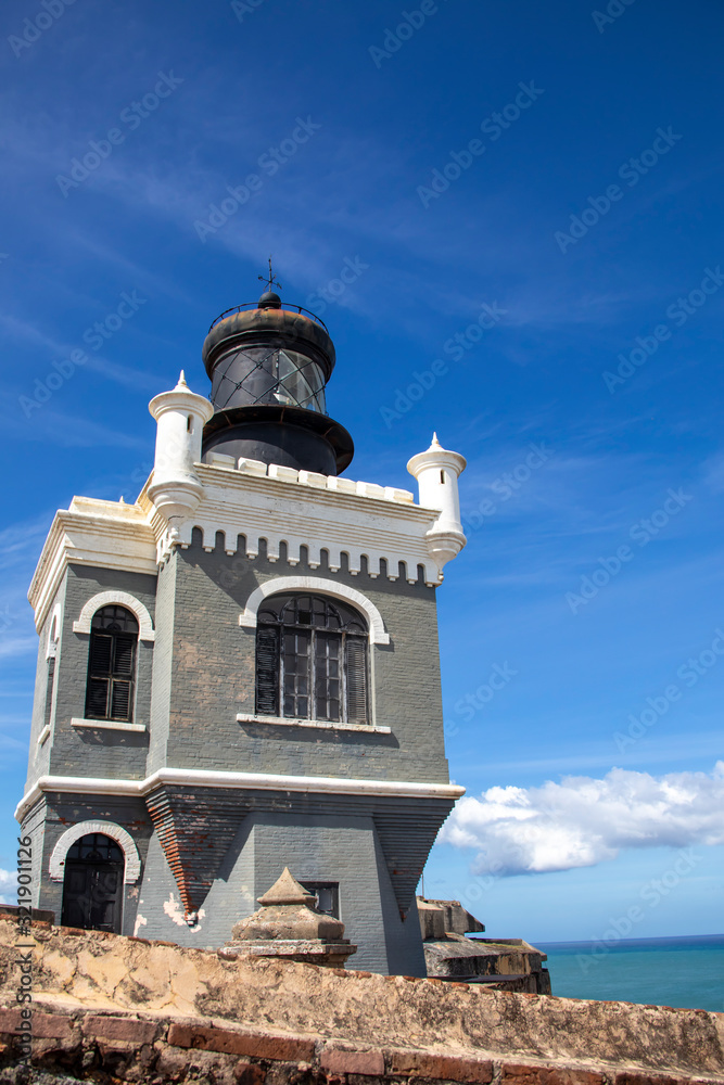 Obraz premium Faro Lighthouse in Castillo San Filipe Del Morro Old San Juan Puerto Rico