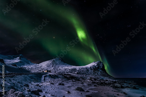 Fototapeta Naklejka Na Ścianę i Meble -  Aurura in Iceland above Mountains
