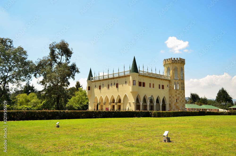 Fototapeta premium Nature, forest, castel, day ,religion, historic