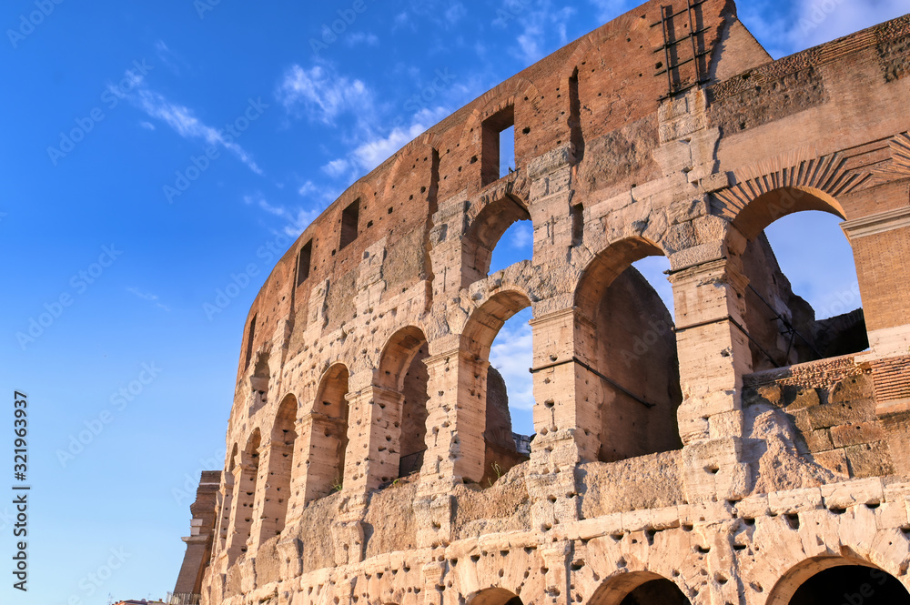 Obraz premium The Roman Colosseum in located in Rome, Italy.