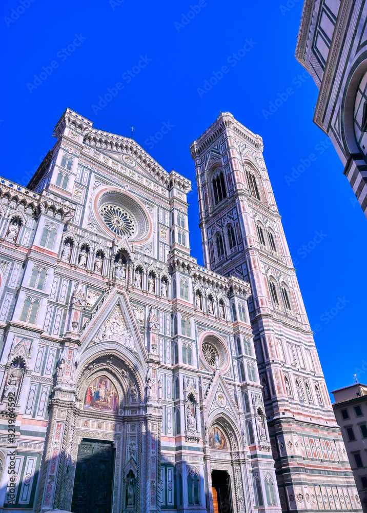 Fototapeta premium The Florence Cathedral from the streets of Florence, Italy.