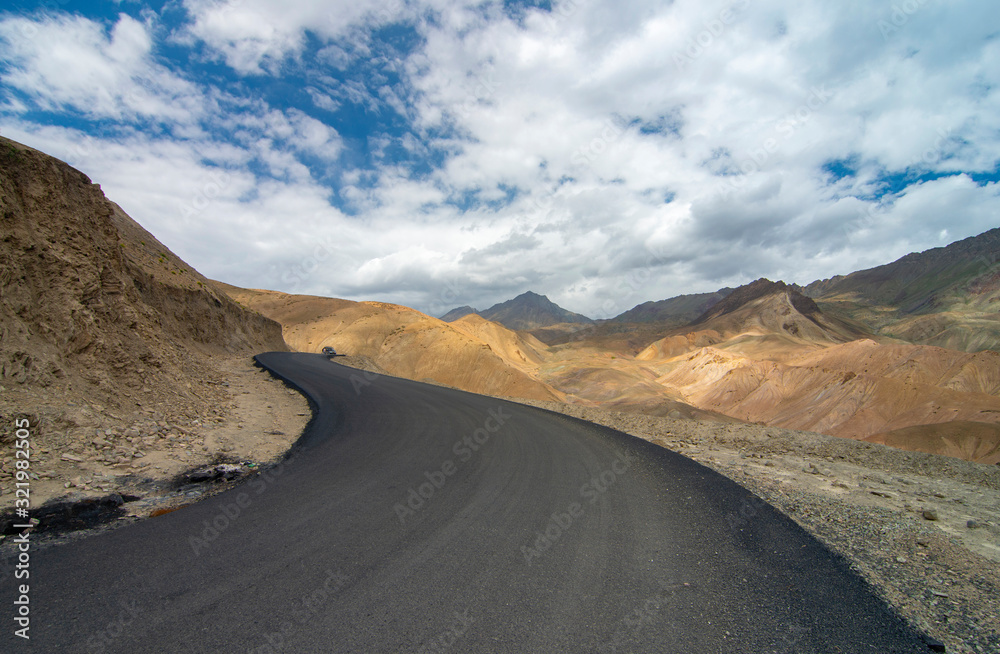 Srinagar Highway, Fotula Pass, Ladakh, India Fotu La is one of two high mountain passes between Leh and Kargil