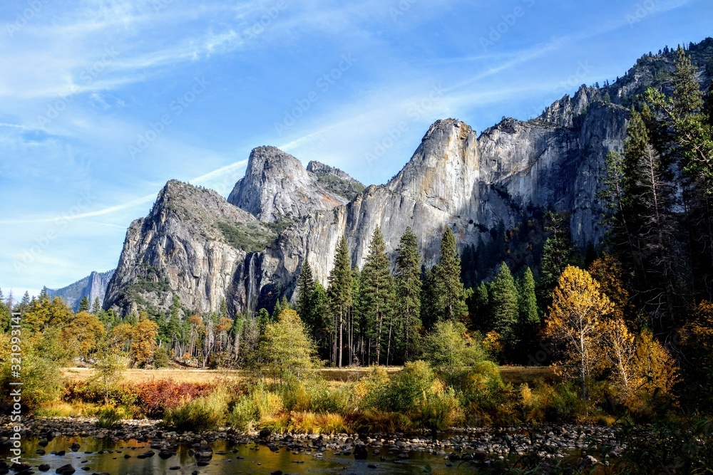 Mountain range - Yosemite National Park