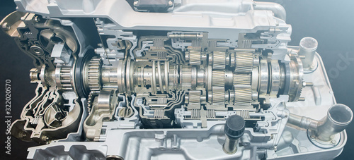 Foto Automatic transmission for truck in section