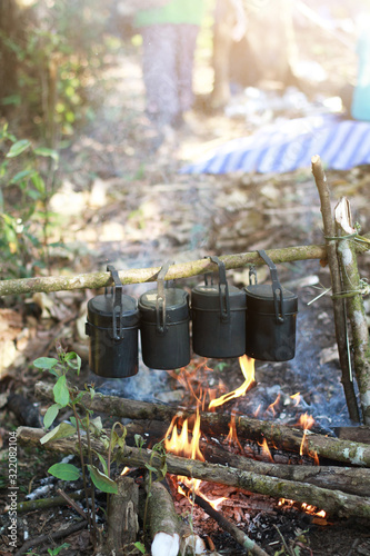 Rice cooking methods for Camping in the forest in Thailand