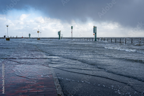 Fotografie Sturmflut in Wilhelmshaven an der Nordseeküste