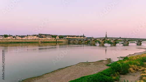 Tableau sur toile panoramic view of the town and the creek