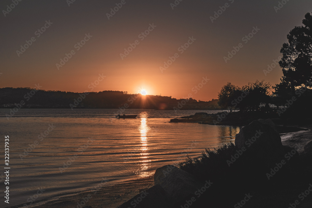 Fototapeta premium El atardecer en el mar