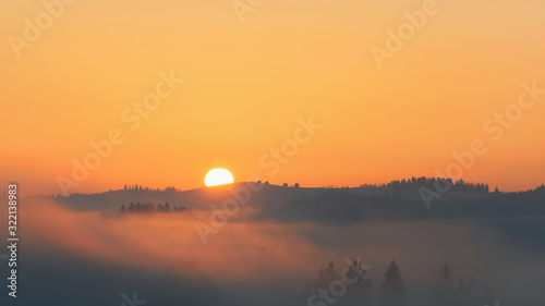 Fototapeta Naklejka Na Ścianę i Meble -  Sunrise in the mountains.