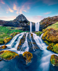 Wandcirkels Watervallen Sheep's waterval bij zomerse zonsopkomst  © Andrew Mayovskyy