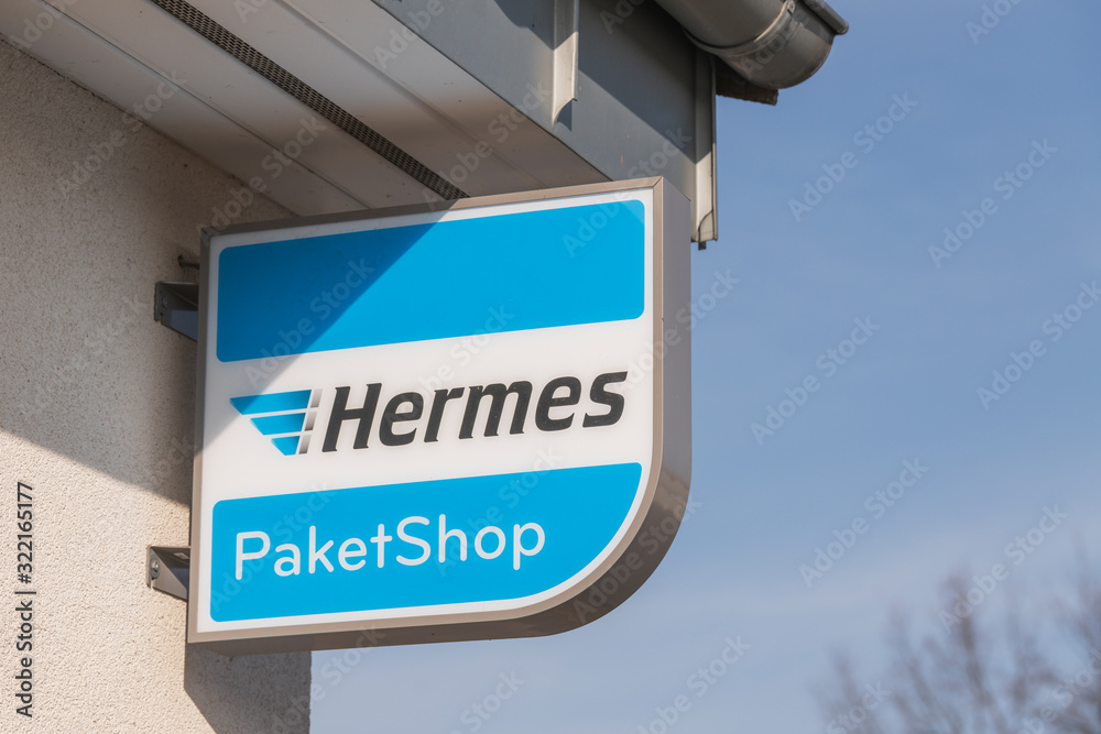 Deutschland , Burg , 09.02.2020 , Logo vom Hermes Paketshop Stock Photo |  Adobe Stock