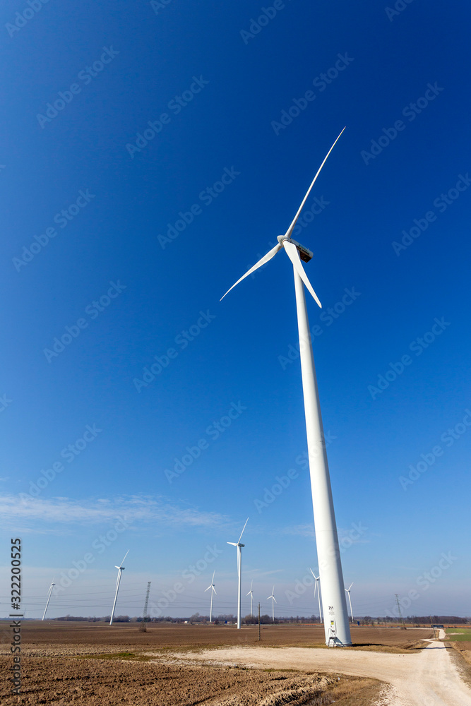 Wind turbine spinning for renewable electricity production Wind turbine spinning for renewable electricity production