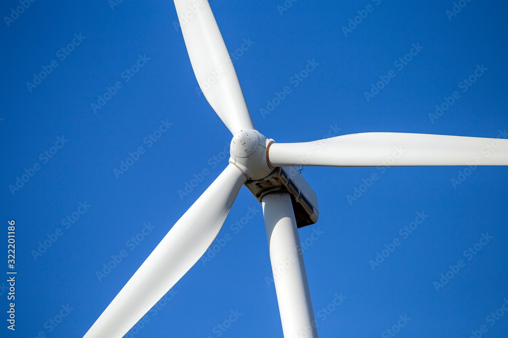 Wind turbine spinning for renewable electricity production Wind turbine spinning for renewable electricity production