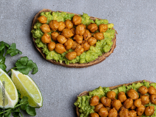 sandwich toast with avocado and roasted chickpeas