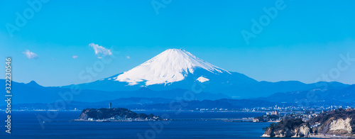 (神奈川県-風景パノラマ)高台から望む江の島と富士５ photo