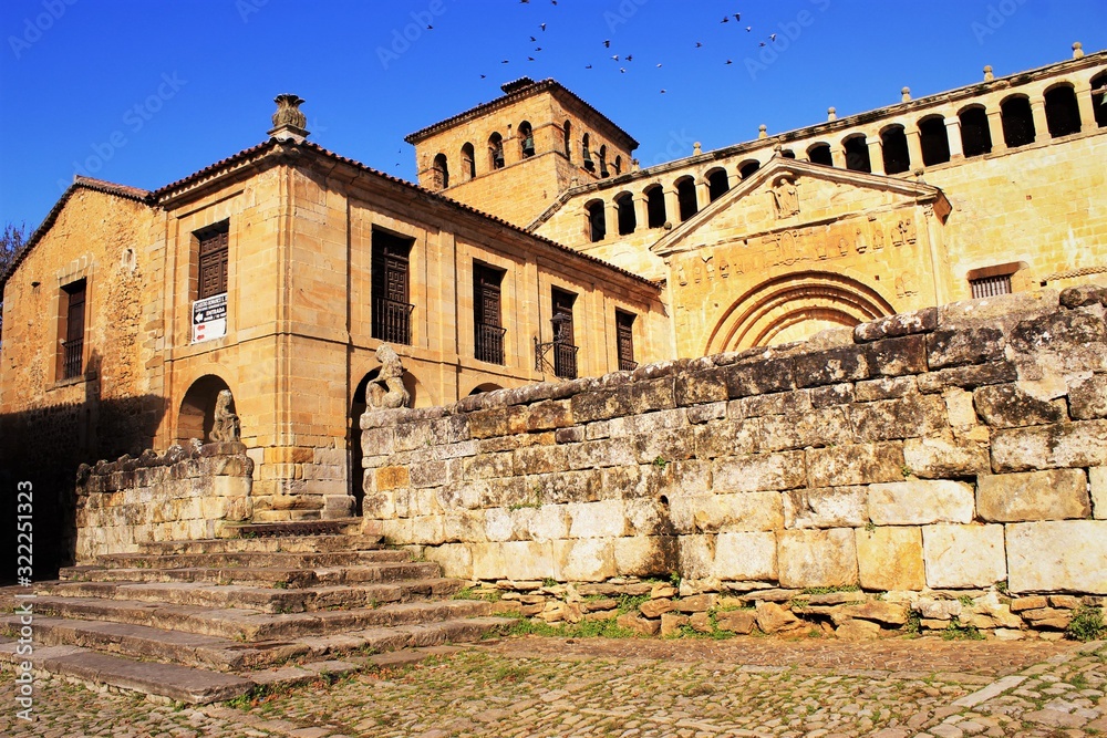 Fototapeta premium Church of the Colegiata in Santillana del Mar, Cantabria, Spain 