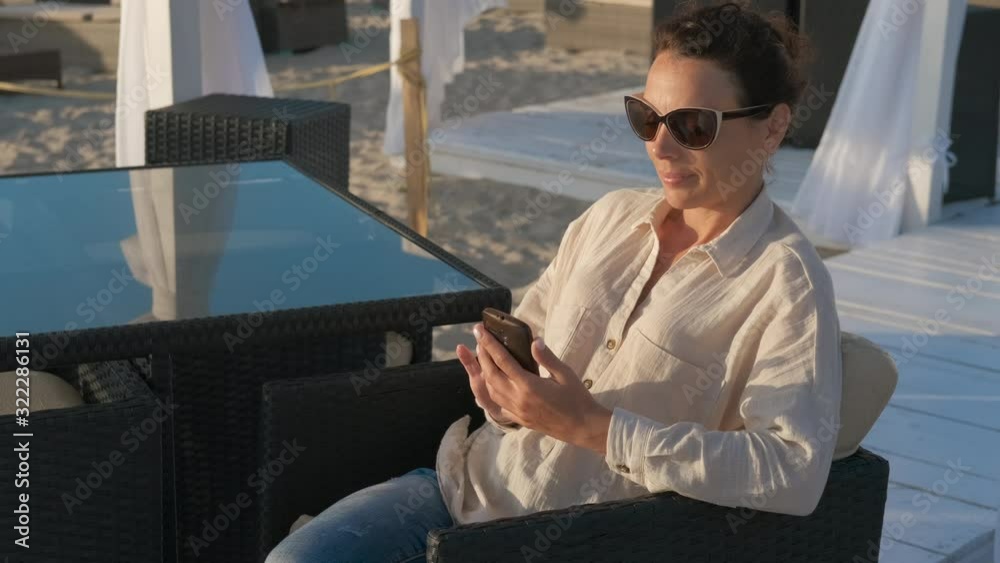 Sit on the Internet by the sea. Sit on the Internet by the sea.