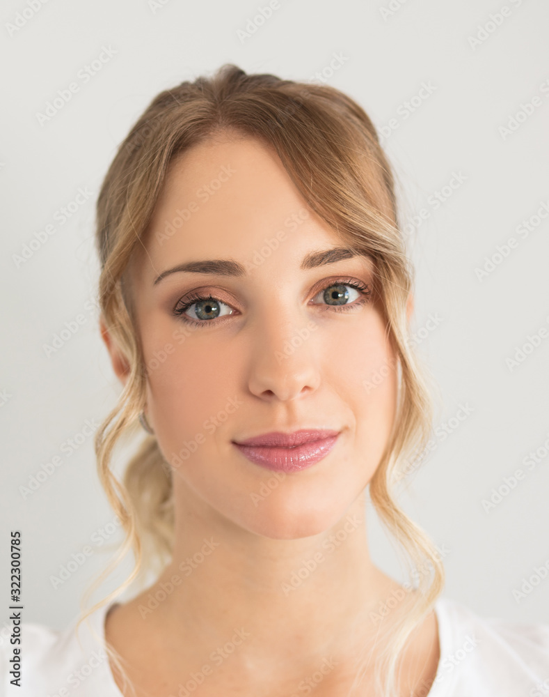 She has a mesmerizing gaze. She has a mesmerizing gaze.