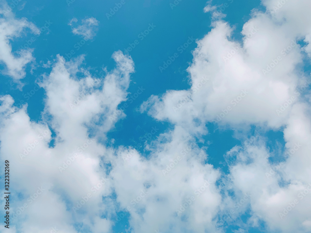 Fototapeta premium Clear blue sky with clouds background