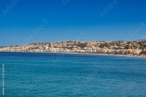 Fototapeta Naklejka Na Ścianę i Meble -  Panoramic view of the city and the coast in Nice, France