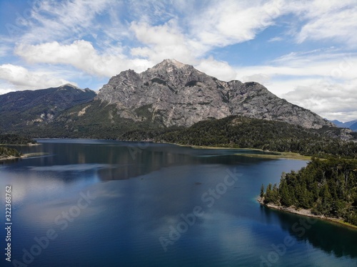 Fototapeta Naklejka Na Ścianę i Meble -  Lake between mountains