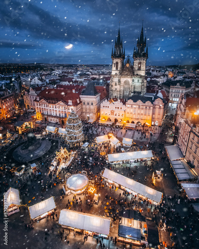 Fotografie, Obraz Old town square in Prague at Christmas night