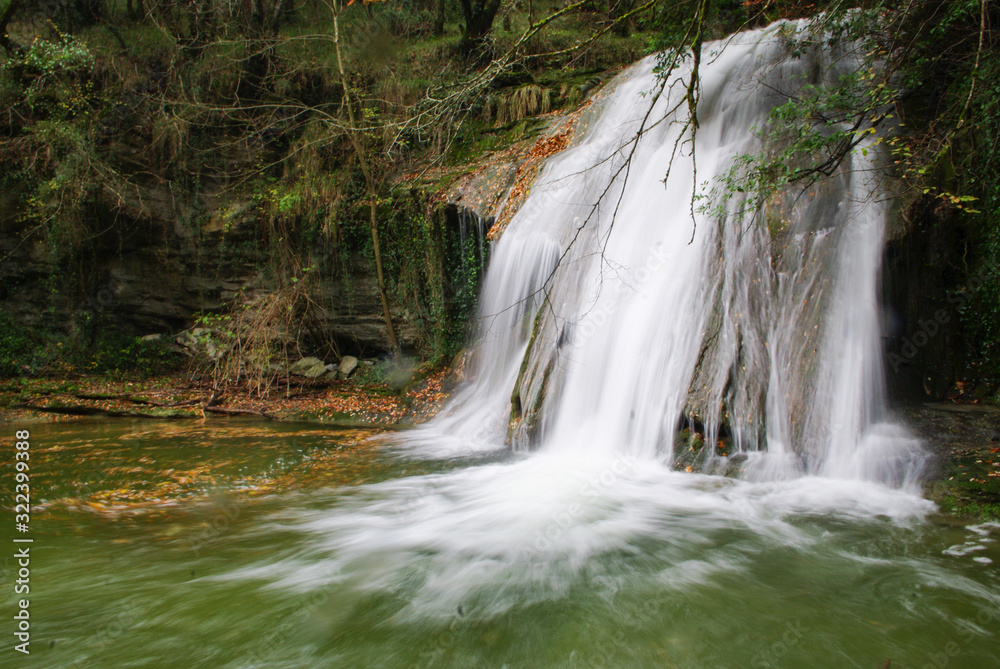 Fototapeta premium cascada de seda 4